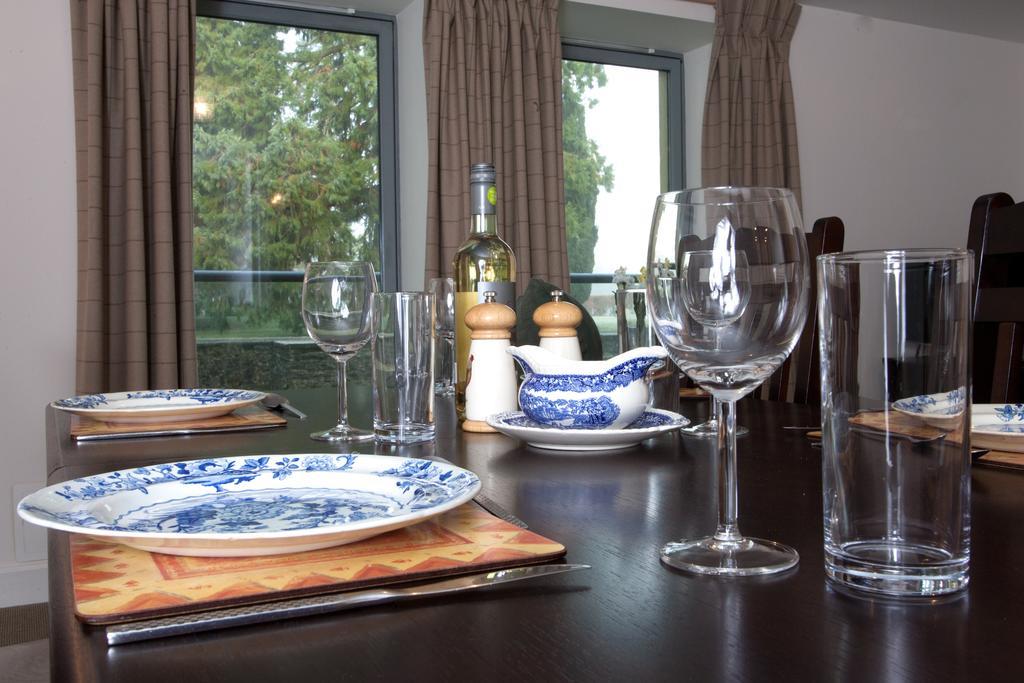Raven Wing Apartments - Highland Club Scotland Fort Augustus Room photo