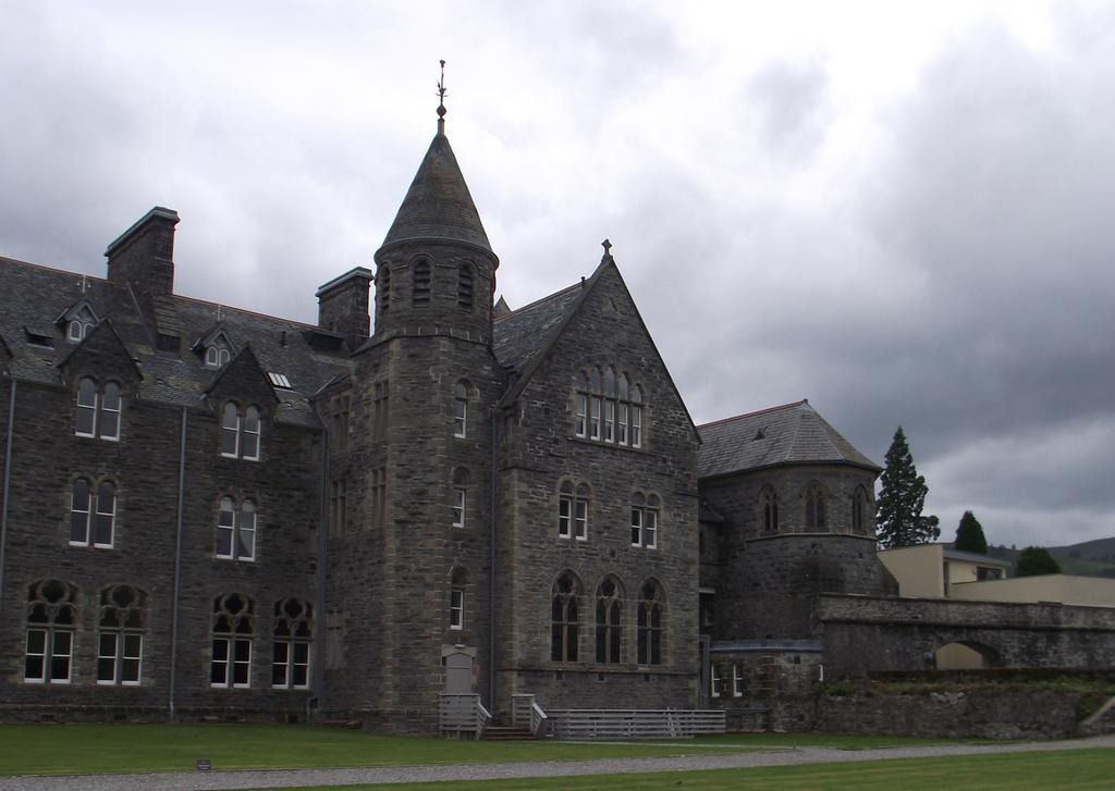 Raven Wing Apartments - Highland Club Scotland Fort Augustus Room photo